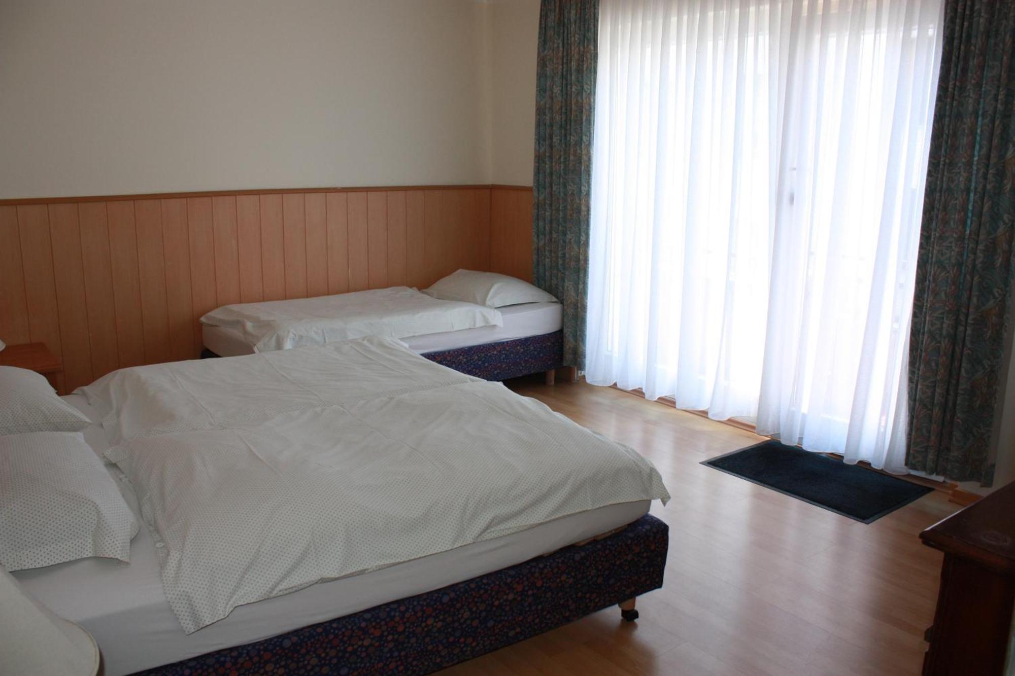 Hotel Roemerhafen Κολωνία Εξωτερικό φωτογραφία