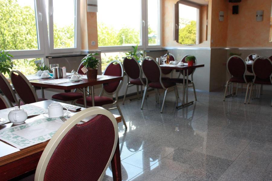 Hotel Roemerhafen Κολωνία Εξωτερικό φωτογραφία